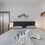 Alison Deluxe With Private And Heated Swimming Pool Vila *