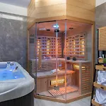 Alison Deluxe With Private And Heated Swimming Pool Nedeščina