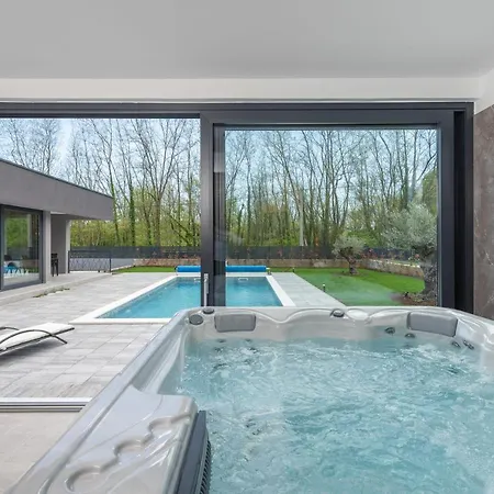 Alison Deluxe With Private And Heated Swimming Pool *