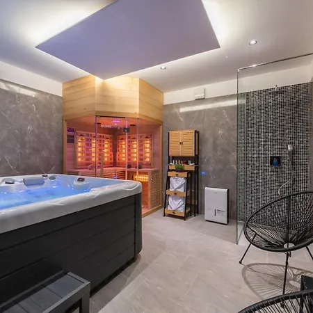 Alison Deluxe With Private And Heated Swimming Pool *