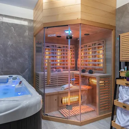 Alison Deluxe With Private And Heated Swimming Pool Nedescina
