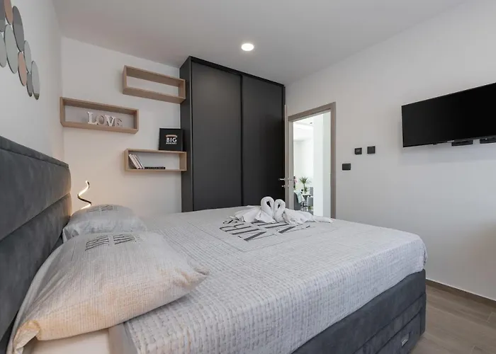 Alison Deluxe With Private And Heated Swimming Pool Villa *